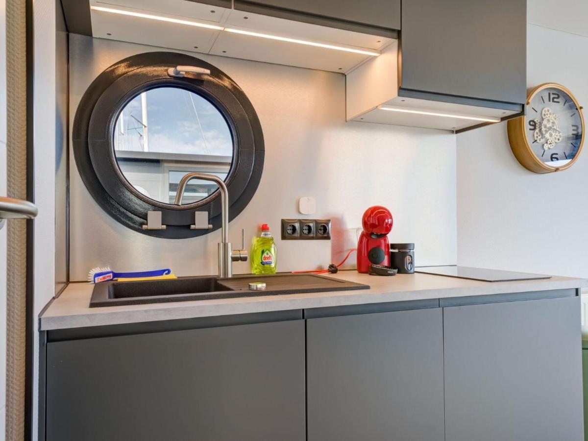 Hotel Beautiful Houseboat In Marina Of Volendam Esterno foto
