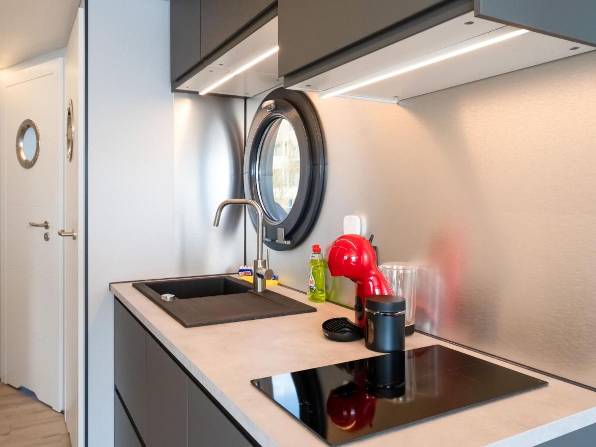Hotel Beautiful Houseboat In Marina Of Volendam Esterno foto