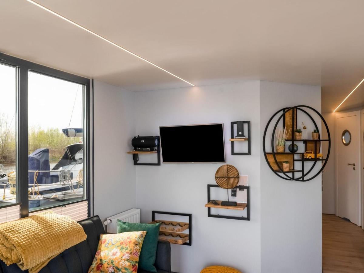 Hotel Beautiful Houseboat In Marina Of Volendam Esterno foto